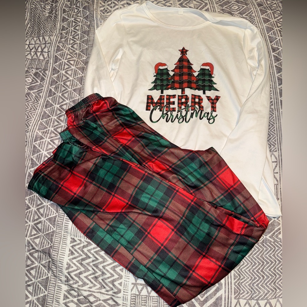 SHEIN Red and Green Plaid Christmas Pajama Set